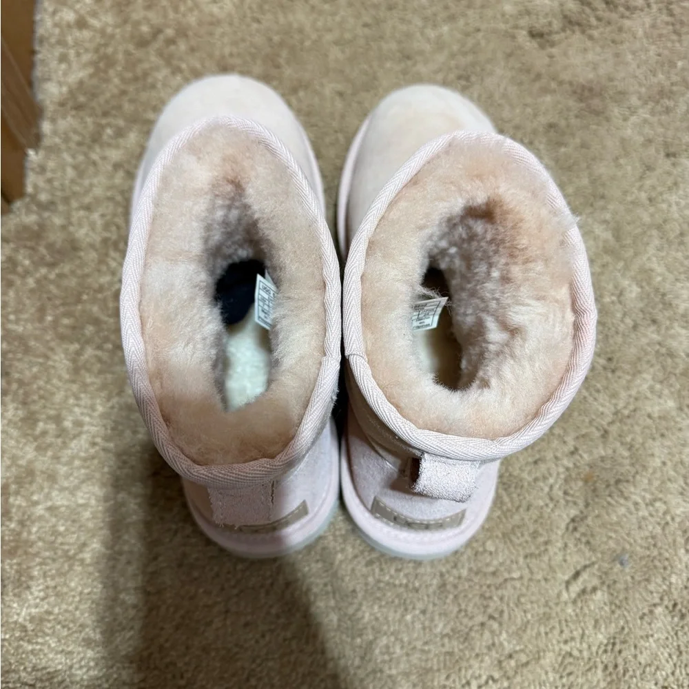 women’s light pink ugg mini boots - Picture 4 of 12